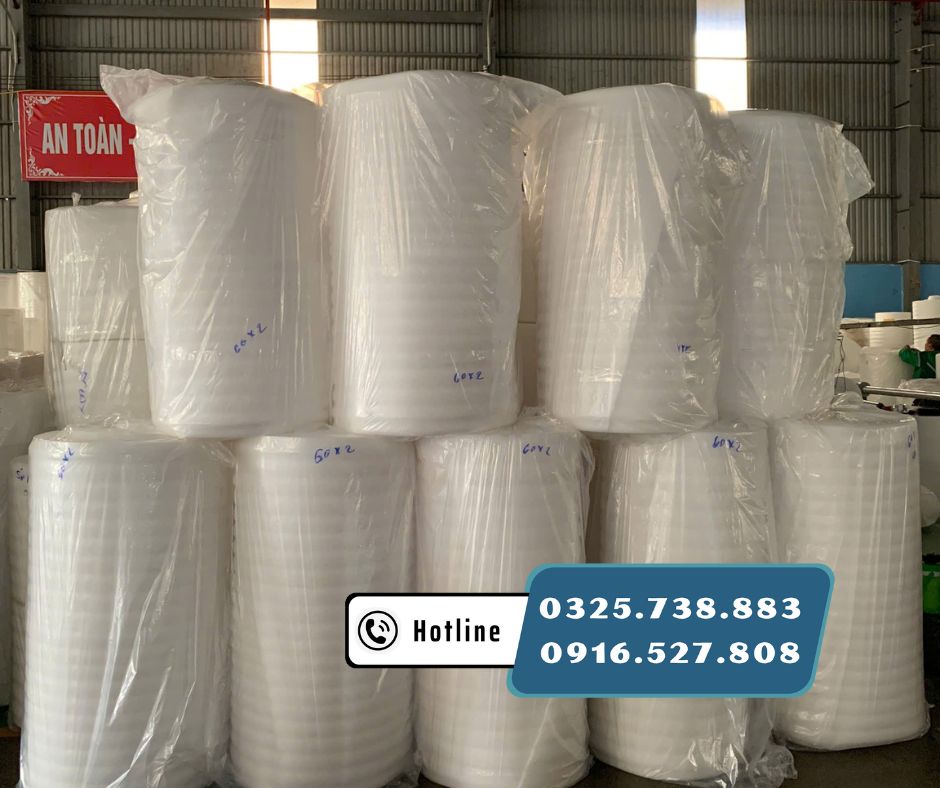 xop-foam-chen-lot-hang 